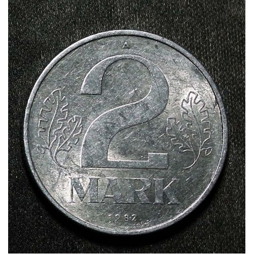 2 марки 1982 год А Германия ГДР Состояние VF