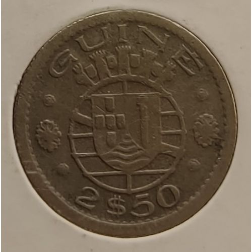 2,5 эскудо 1952 год Гвинея-Бисау в держателе